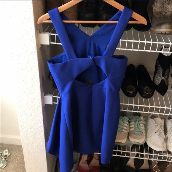 STUNNING Brand New condition bcbgmaxazria dress - Picture 3 of 4